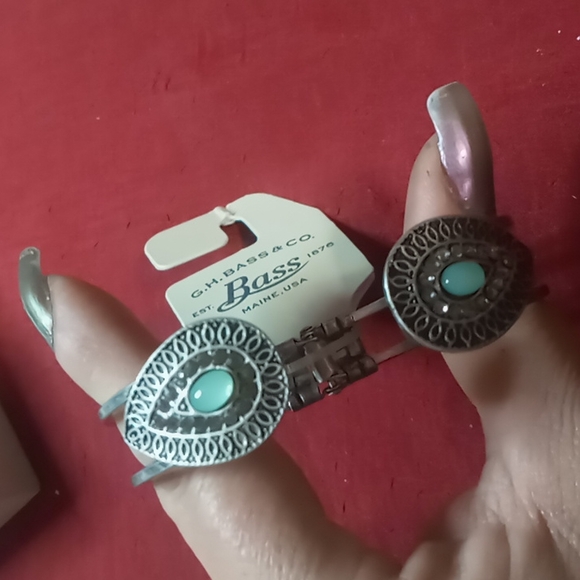 G.H. Bass & Co. Hinged Cuff bracelet. With rhinestones in silver tone. - Picture 3 of 8